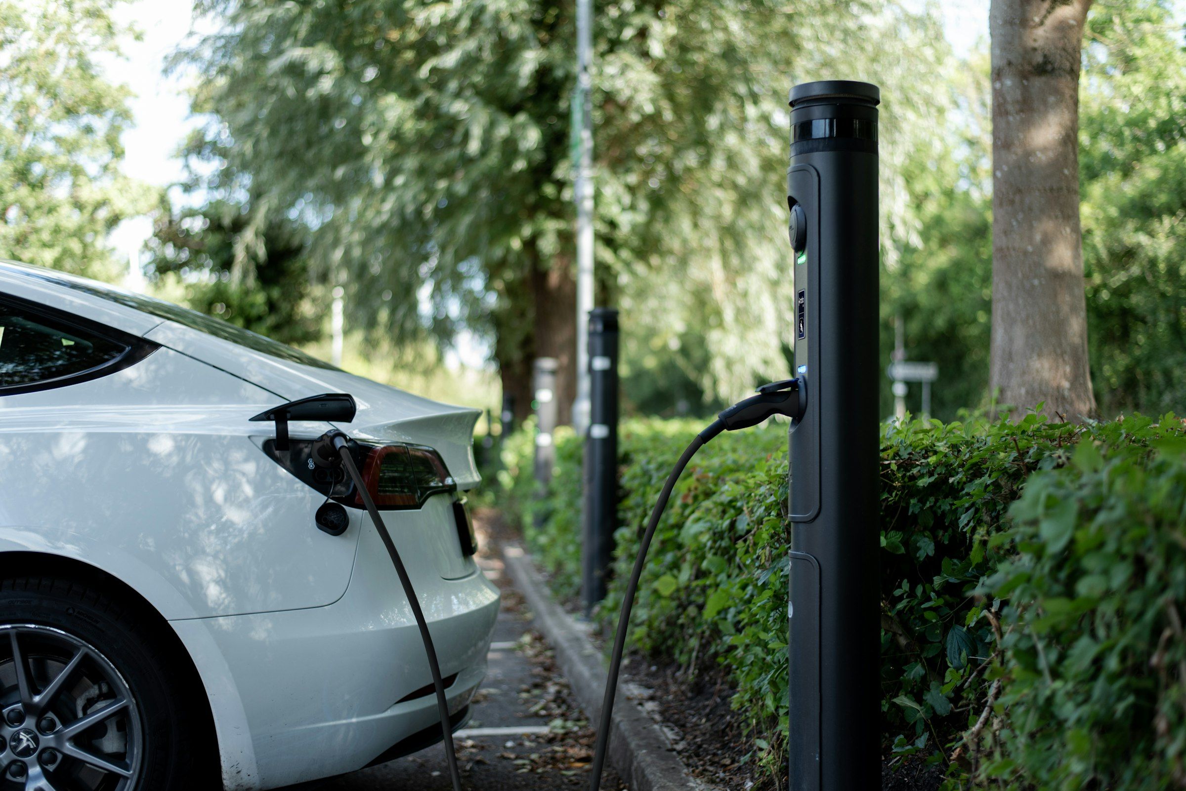 Sizing DC fast charging for highway and fleet hubs